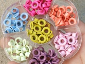 KIT COLORS - 175 ilhós - grátis organizador flor