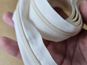 Fecho Ziper (nylon) nº 5 - Marfim (bege claro) - pct c/2 mt