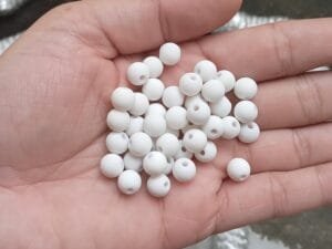 Bola emborrachada Branca - 8 mm (pct c/10g)