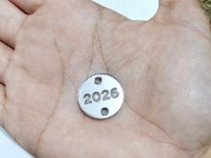 Passador redondo Mod 05 - para elástico roliço ou tassel - 2026 deitado - espelhado prata - pct c/05 und