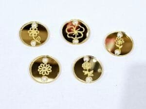 Pingente 2 furos (para elástico roliço e tassel) - Coleção Flores - espelhado dourado - Pct c/5und mista