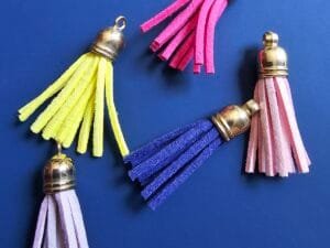 Mini Pingente Franja Camurça - 3 cm - 1 und