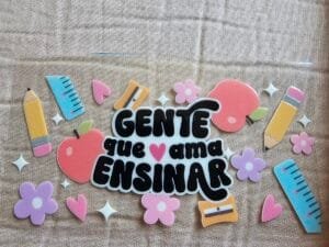 Adesivos DTF Uv - Gente que Ama Ensinar com elementos  - para Canecas e copos