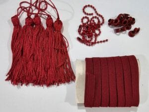 Kit Combinadinho - Elástico chato + tassel + correntinha + ilhos - Vermelho